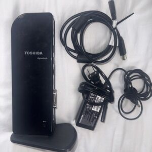 Toshiba DynaDock USB 3.0 Universal Docking Station - PA3927U-1PRP w/ AC Adapter